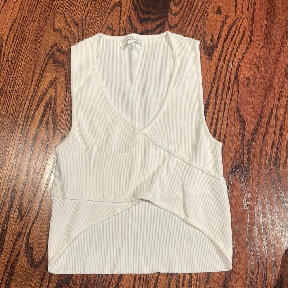 White knit tank top